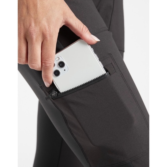 Athleta Headlands Hybrid Cargo II Tight - Picture 5 of 10